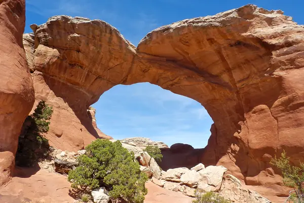 Broken Arch