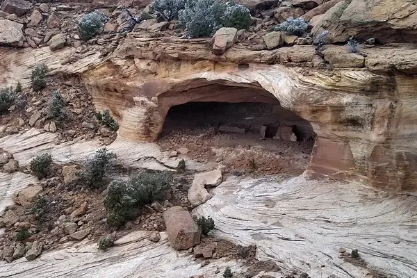 Mummy Cave cliff dwellings