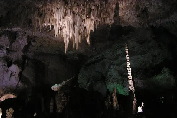 Formations dwarf visitors