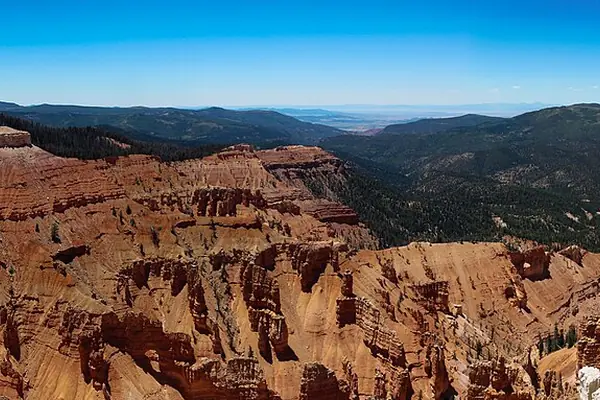 The eroded rim from the overlook