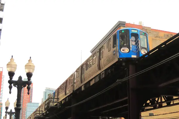 The elevated 'L' train