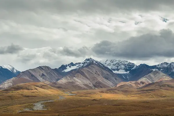 Tundra and the high peaks