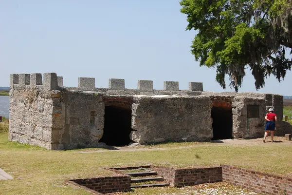 The powder magazine ruins