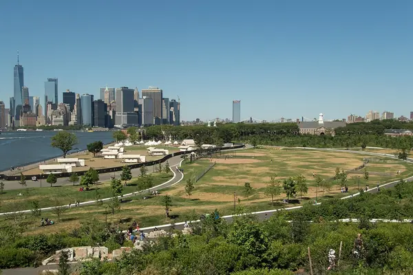 The island and the Manhattan skyline