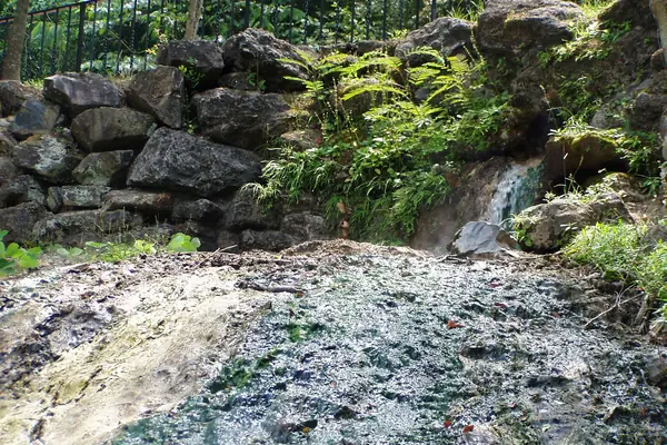 Thermal spring water surfacing
