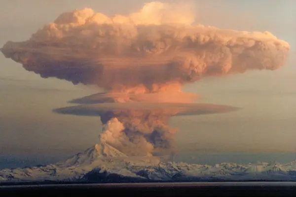 Mount Redoubt erupts