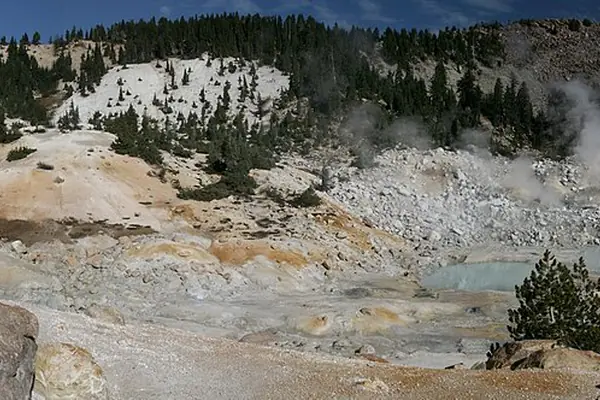 Bumpass Hell hydrothermal basin