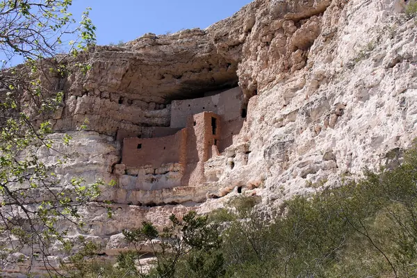 A 900-year-old Sinagua dwelling