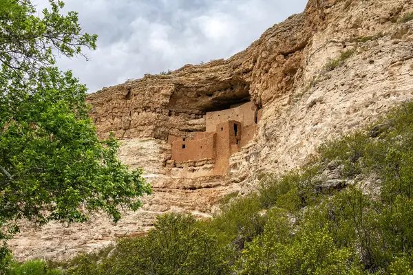The cliff dwelling and creek