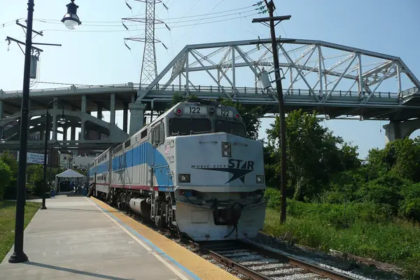 The pedestrian bridge over the Cumberland