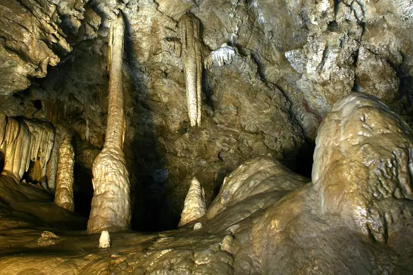 Millers Chapel, a decorated cave room