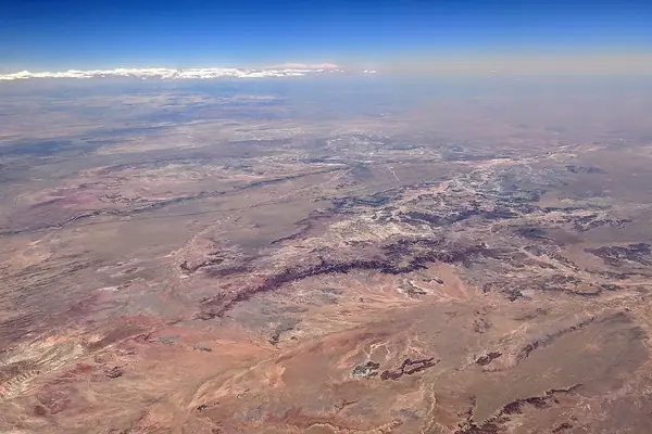 The Painted Desert stretches to the horizon