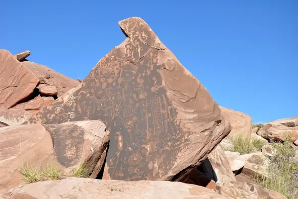 Ancestral petroglyphs at Newspaper Rock