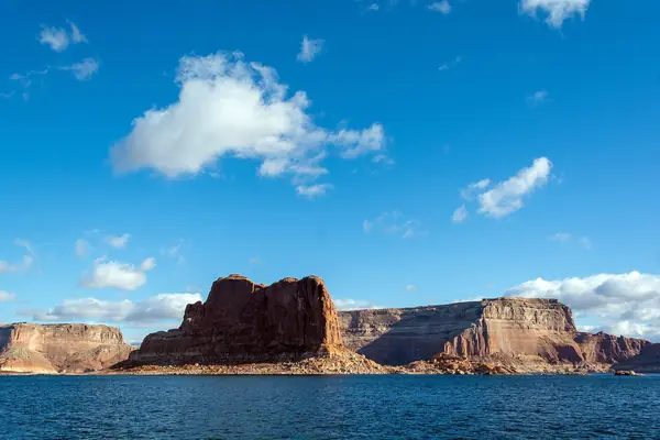 The canyon approach on Lake Powell