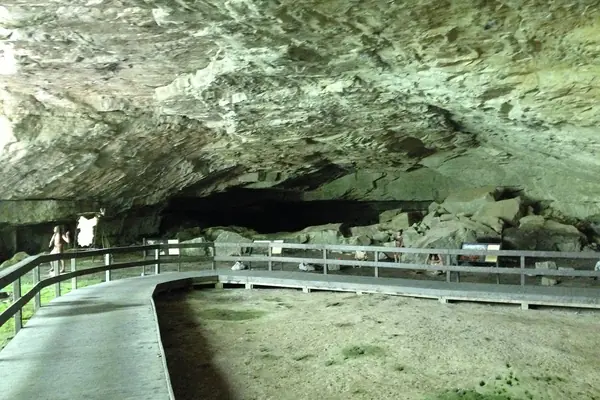 The boardwalk into the cave