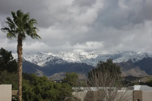 Snow dusts the Catalinas